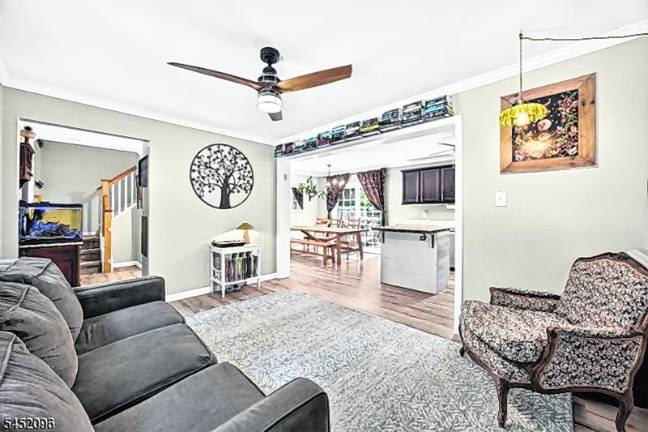 Home in desirable Highland Lakes