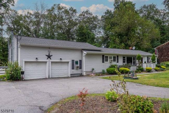 Real estate: Scenic Lakes expanded ranch