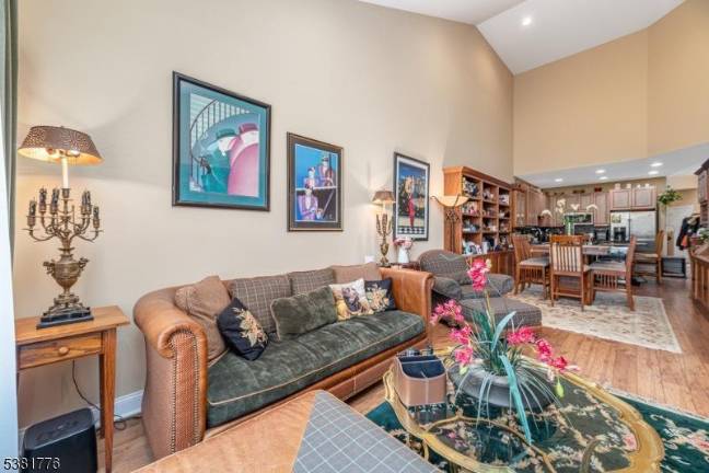 Real estate: 55-plus townhouse has perfect blend