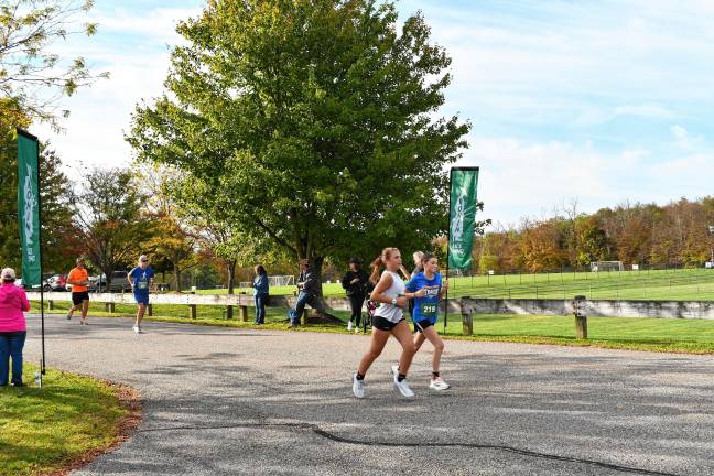 Photos: 5K Family Run/Walk in Wantage