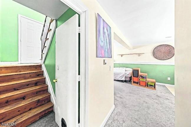 Lake Conway home offers serene privacy