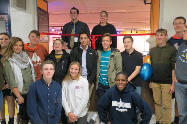 VTHS students open school store