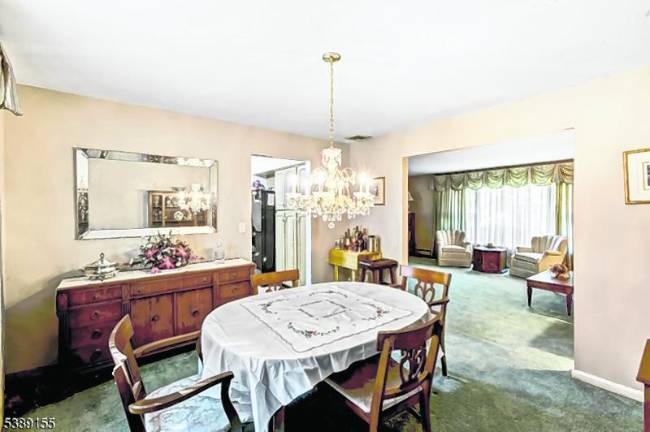 A picture perfect colonial