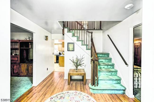 A picture perfect colonial