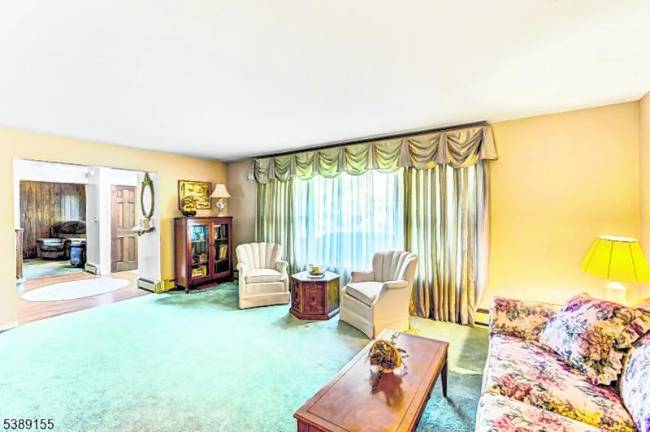 A picture perfect colonial