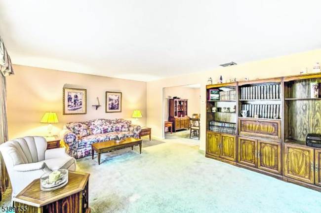 A picture perfect colonial