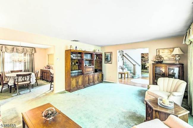 A picture perfect colonial