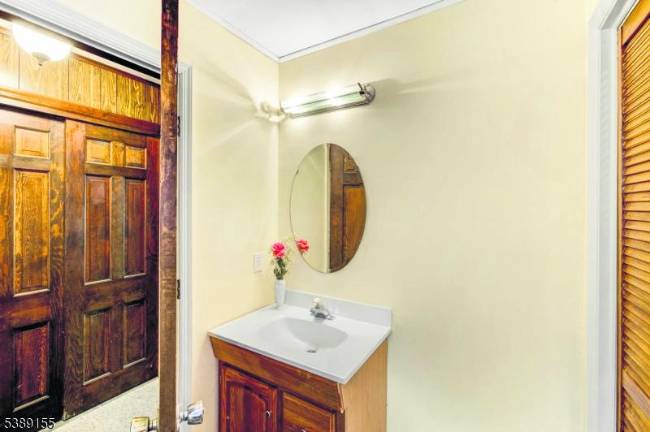 A picture perfect colonial