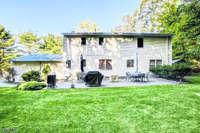 A picture perfect colonial