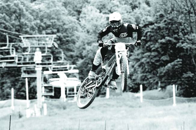 Lucas Cowan of Flagstaff, AZ, raced for Intense/Troy Lee Designs.