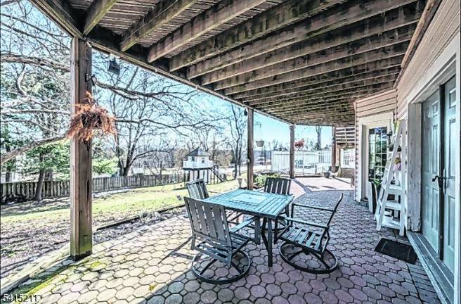 Wantage home gives room to roam