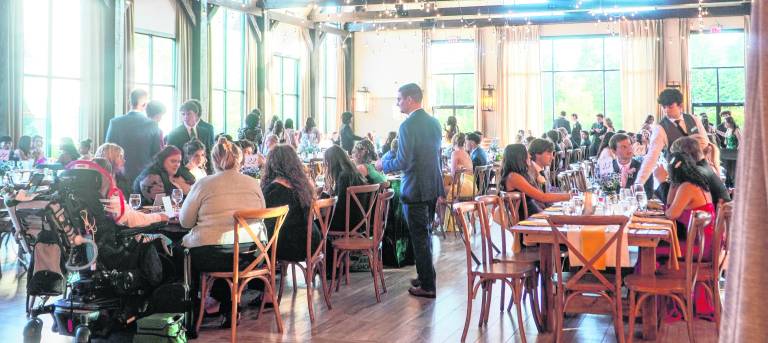 Vernon seniors celebrate Prom 2026 at Villa Venezia