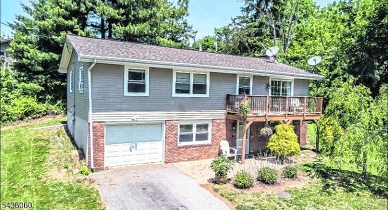 Lincoln Avenue raised ranch