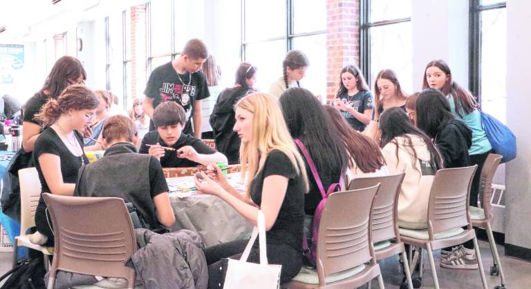 <b>Student get hands-on lessons.</b>