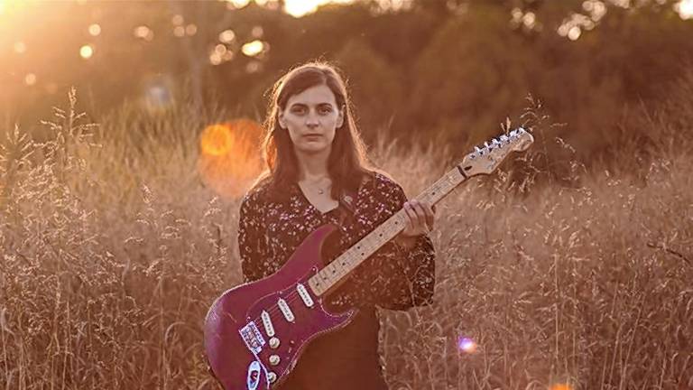 <b>Singer-songwriter Julia Kirk plays Thursday, Oct. 23 at Krogh’s Restaurant &amp; Brew Pub in Sparta. (Photo by Ashley McNamee)</b>