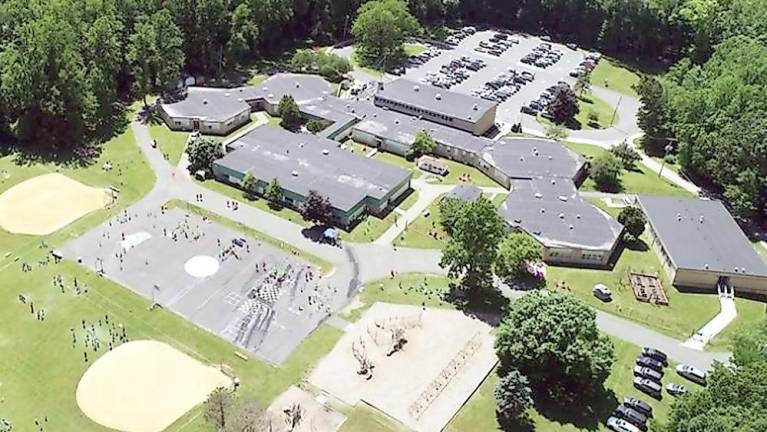 Aerial view of Alpine Elementary School (Photo: sparta.org)