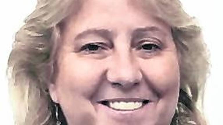 <b>Elizabeth Holste</b>