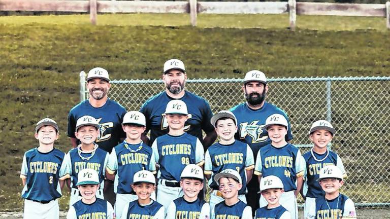 <b>The Vernon 8U Cyclones.</b>